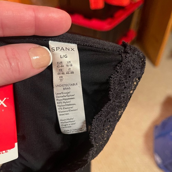 SPANX NWT Undie-Tectable Bandeau Bra in Black Size Large Very Black Strapless - Picture 8 of 13